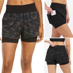 SPANX Women’s Black Camo Get Moving Athletic Shorts size L